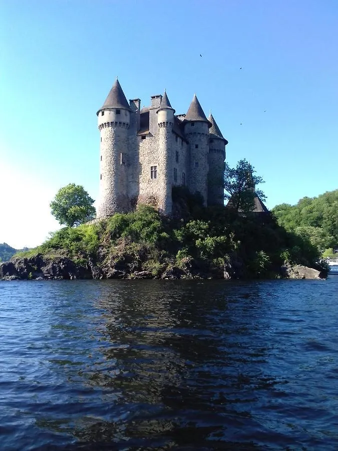 Chalet Vue Sur Lac Beaulieu  0*, Beaulieu (Cantal)