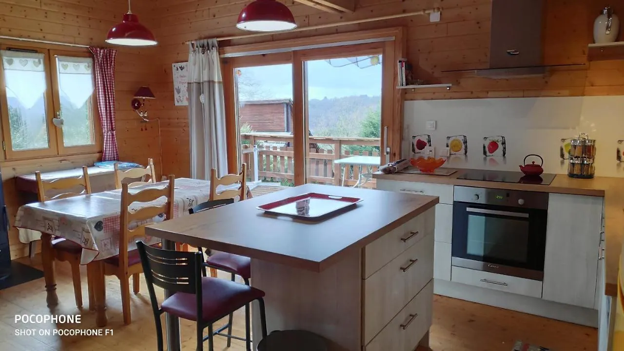 Chalet Vue Sur Lac Beaulieu   Beaulieu (Cantal)